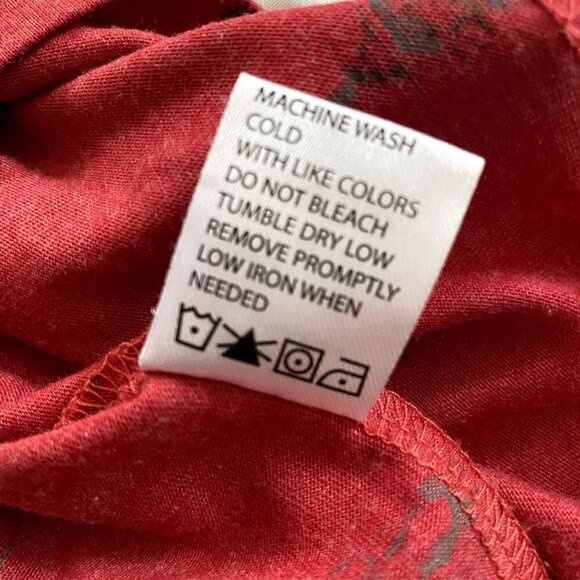 Free Planet | Santa Reindeer Christmas T-Shirt | Red | Size: Large - Picture 4 of 8